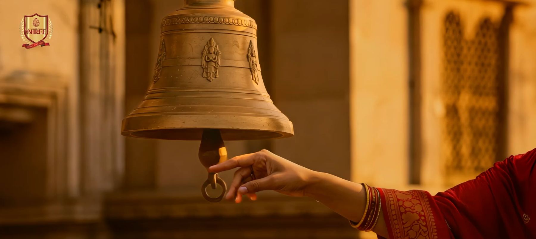 Still from the Shree Navadeepa Oil television commercial